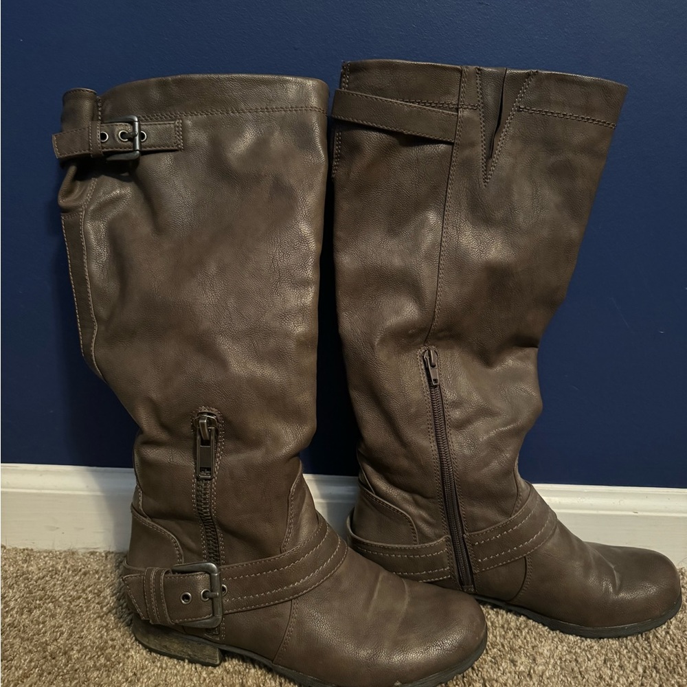 Carlos Santana boots